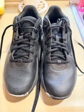 Under Armour Men's Black Athletic Sneakers